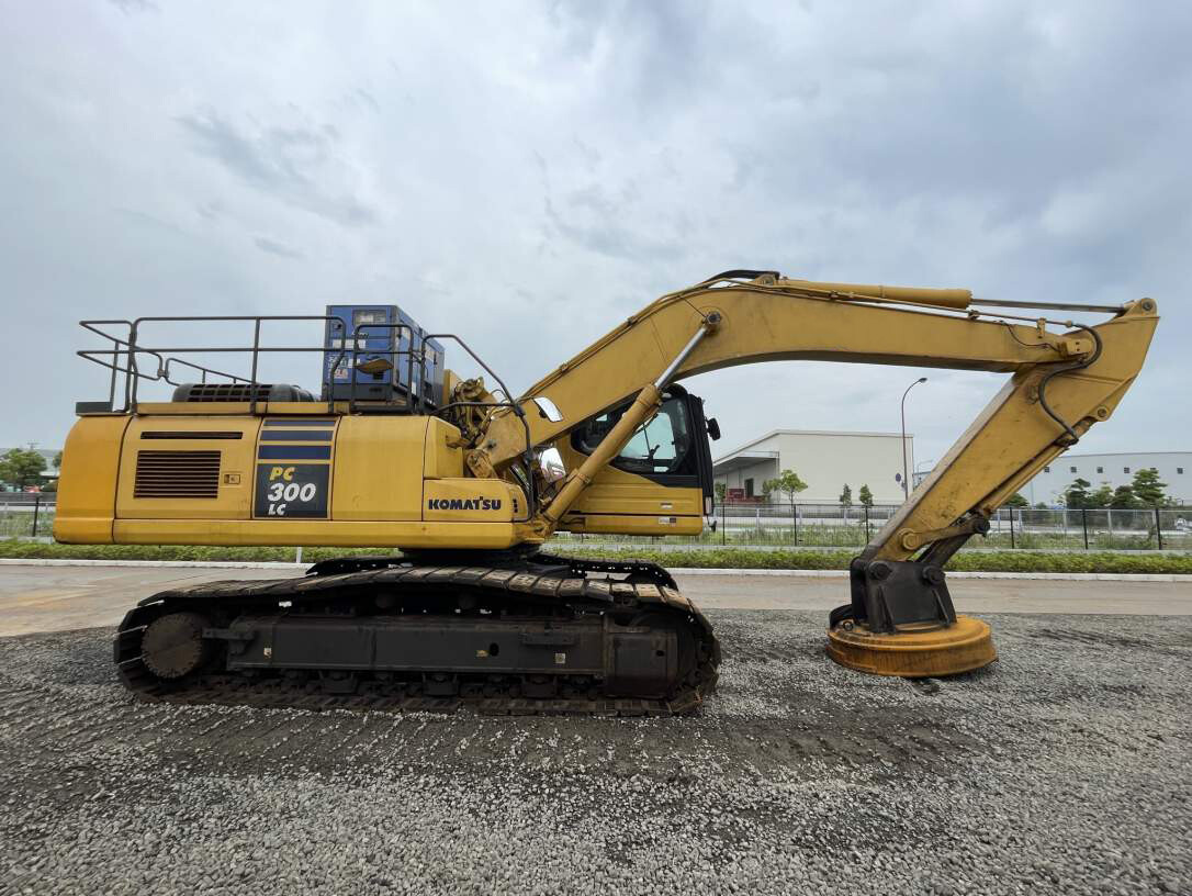 Máy xúc Komatsu PC300LC-10 70395 2014 Nhật
