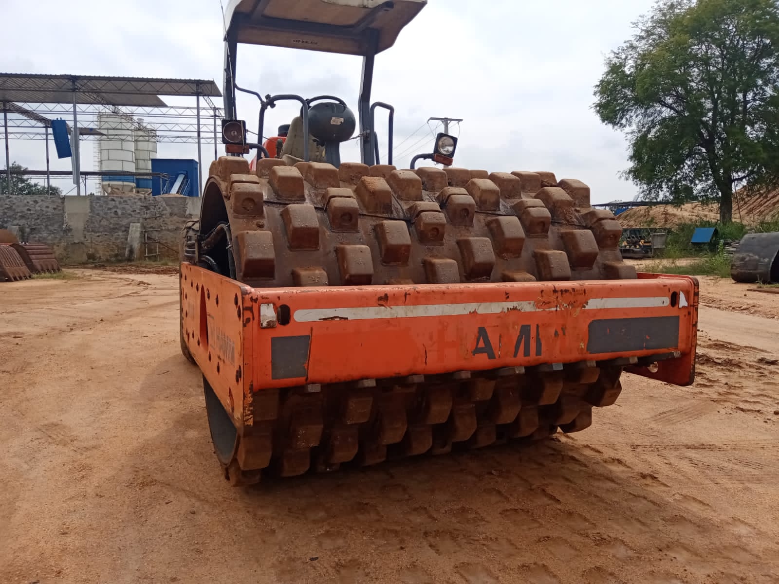 GIÁ TỐT- KOMATSU CẦN DÀI PC210LC-6E 1998 TỪ NHẬT BẢN