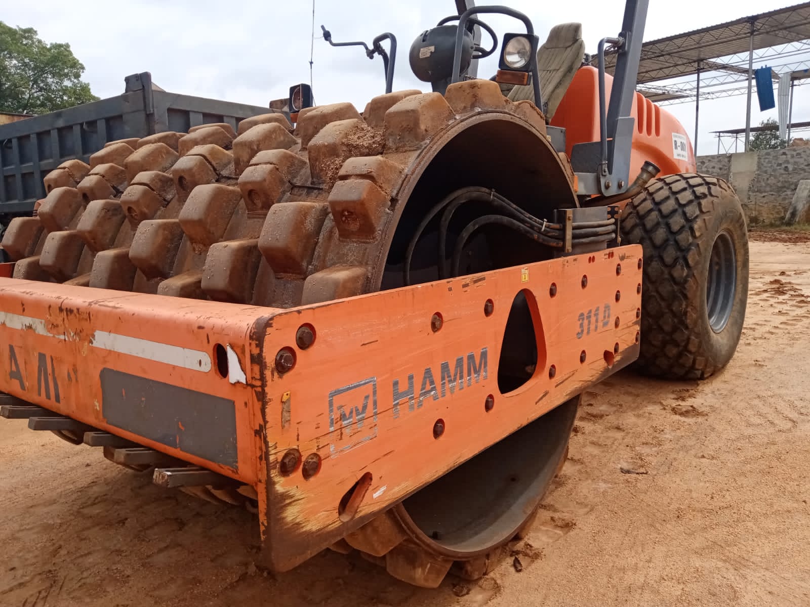 GIÁ TỐT- KOMATSU CẦN DÀI PC210LC-6E 1998 TỪ NHẬT BẢN