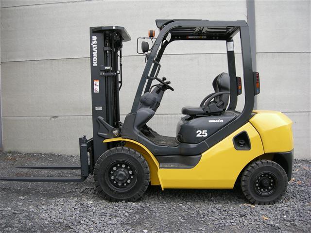Xe nâng hàng Komatsu 50